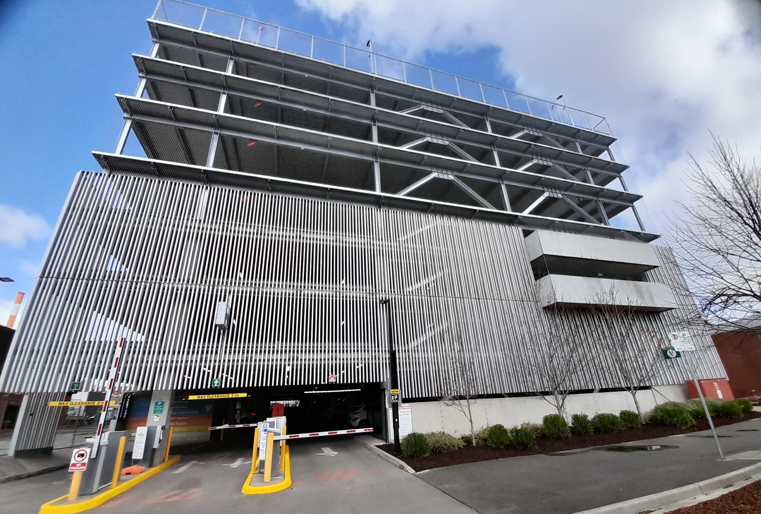 Grampians Health to reintroduce car parking fees at newly expanded multi-deck car park